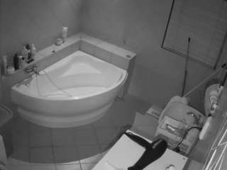 voyeurcam-julmodels-bath-1st-2 Cam Model camsoda