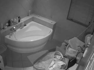 voyeurcam-julmodels-bath-1st-2 camsoda Stri0chat 