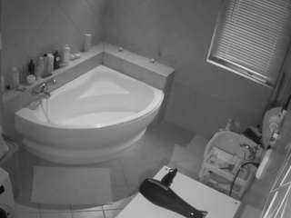 camsoda voyeurcam-julmodels-bath-1st-2