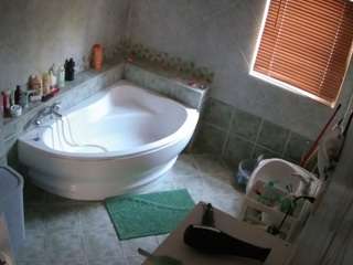 camsoda voyeurcam-julmodels-bath-1st-2