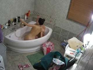 camsoda voyeurcam-julmodels-bath-1st-2