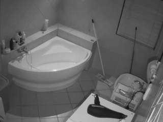 camsoda voyeurcam-julmodels-bath-1st-2