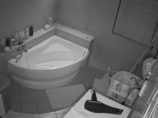 camsoda voyeurcam-julmodels-bath-1st-2