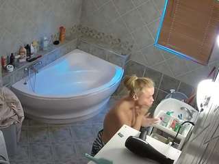 camsoda voyeurcam-julmodels-bath-1st-2