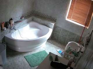 camsoda voyeurcam-julmodels-bath-1st-2