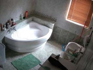 Latina Cam Models camsoda voyeurcam-julmodels-bath-1st-2