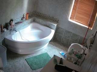 Livesex House camsoda voyeurcam-julmodels-bath-1st-2