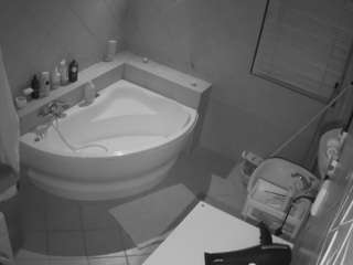 Wowxxx camsoda voyeurcam-julmodels-bath-1st-2