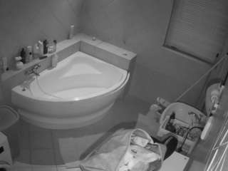 Free Live Cam Models camsoda voyeurcam-julmodels-bath-1st-2