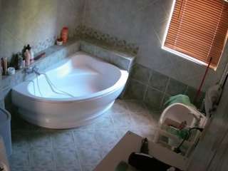 voyeurcam-julmodels-bath-1st-2 Cam Model Sites camsoda