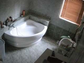 Voyeur House Com camsoda voyeurcam-julmodels-bath-1st-2