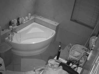 Live House Voyeur camsoda voyeurcam-julmodels-bath-1st-2