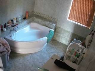 Voyeur House Vid camsoda voyeurcam-julmodels-bath-1st-2