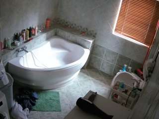 Pregnantporn camsoda voyeurcam-julmodels-bath-1st-2