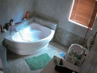 Jermkate camsoda voyeurcam-julmodels-bath-1st-2