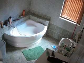 Ebony Cam Model camsoda voyeurcam-julmodels-bath-1st-2