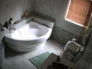 Florida Cam Models camsoda voyeurcam-julmodels-bath-1st-2