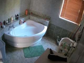 House Reallifecam camsoda voyeurcam-julmodels-bath-1st-2