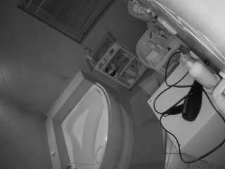 voyeurcam-julmodels-bath-1st-2