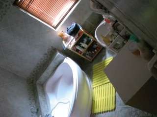 voyeurcam-julmodels-bath-1st-2