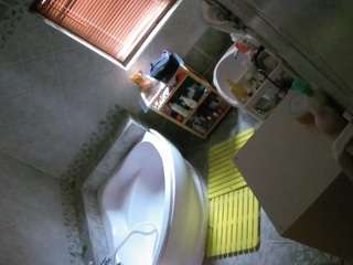 voyeurcam-julmodels-bath-1st-2