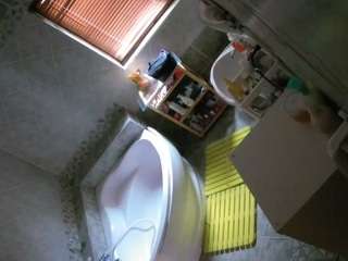 voyeurcam-julmodels-bath-1st-2
