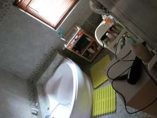 voyeurcam-julmodels-bath-1st-2