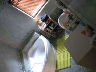 voyeurcam-julmodels-bath-1st-2