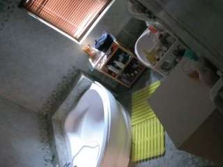 voyeurcam-julmodels-bath-1st-2