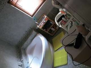voyeurcam-julmodels-bath-1st-2