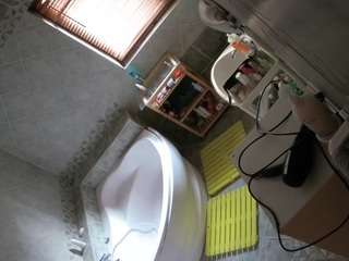 voyeurcam-julmodels-bath-1st-2