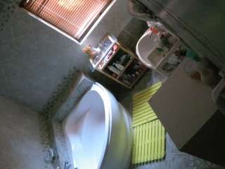 voyeurcam-julmodels-bath-1st-2