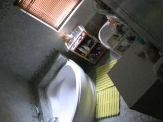 voyeurcam-julmodels-bath-1st-2