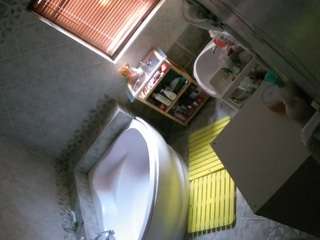 voyeurcam-julmodels-bath-1st-2