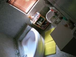 voyeurcam-julmodels-bath-1st-2