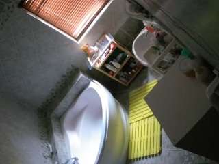 voyeurcam-julmodels-bath-1st-2