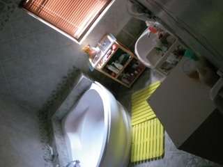 voyeurcam-julmodels-bath-1st-2