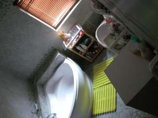 voyeurcam-julmodels-bath-1st-2