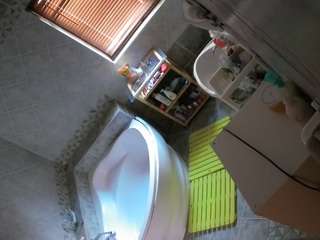 voyeurcam-julmodels-bath-1st-2