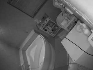 voyeurcam-julmodels-bath-1st-2 webcam model
