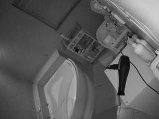 voyeurcam-julmodels-bath-1st-2