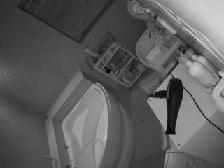 voyeurcam-julmodels-bath-1st-2
