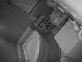 voyeurcam-julmodels-bath-1st-2