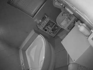 voyeurcam-julmodels-bath-1st-2