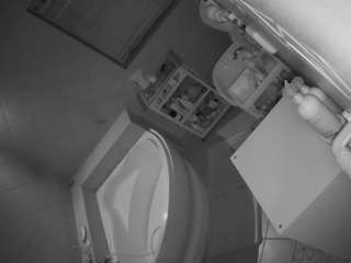 voyeurcam-julmodels-bath-1st-2 Live Webcam on CamSoda