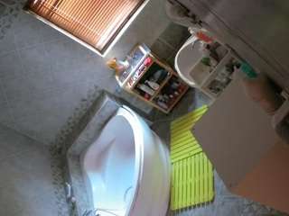 voyeurcam-julmodels-bath-1st-2