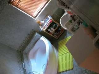 voyeurcam-julmodels-bath-1st-2's Info Image