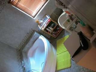 voyeurcam-julmodels-bath-1st-2