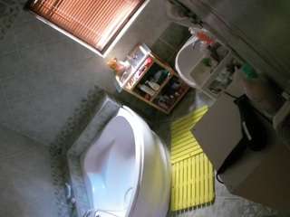 voyeurcam-julmodels-bath-1st-2