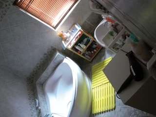 voyeurcam-julmodels-bath-1st-2 Thumb Image